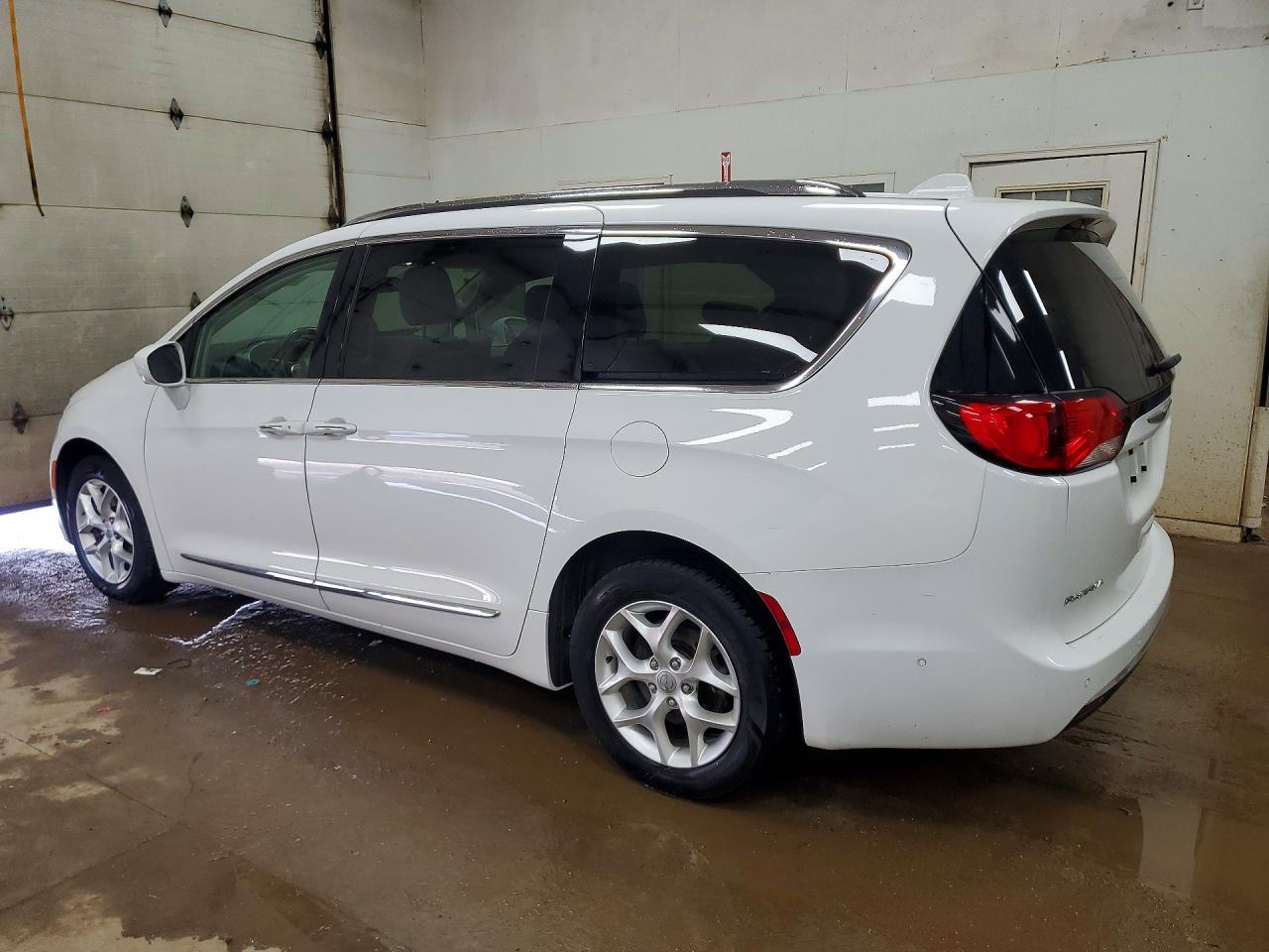 2020 Chrysler Pacifica Touring L Plus - zdjęcie 2