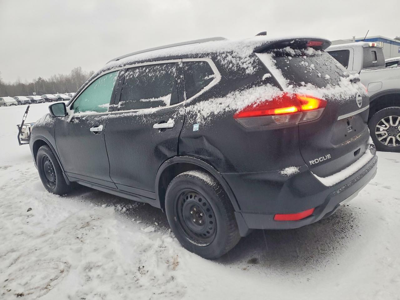 2017 Nissan Rogue S - zdjęcie 2