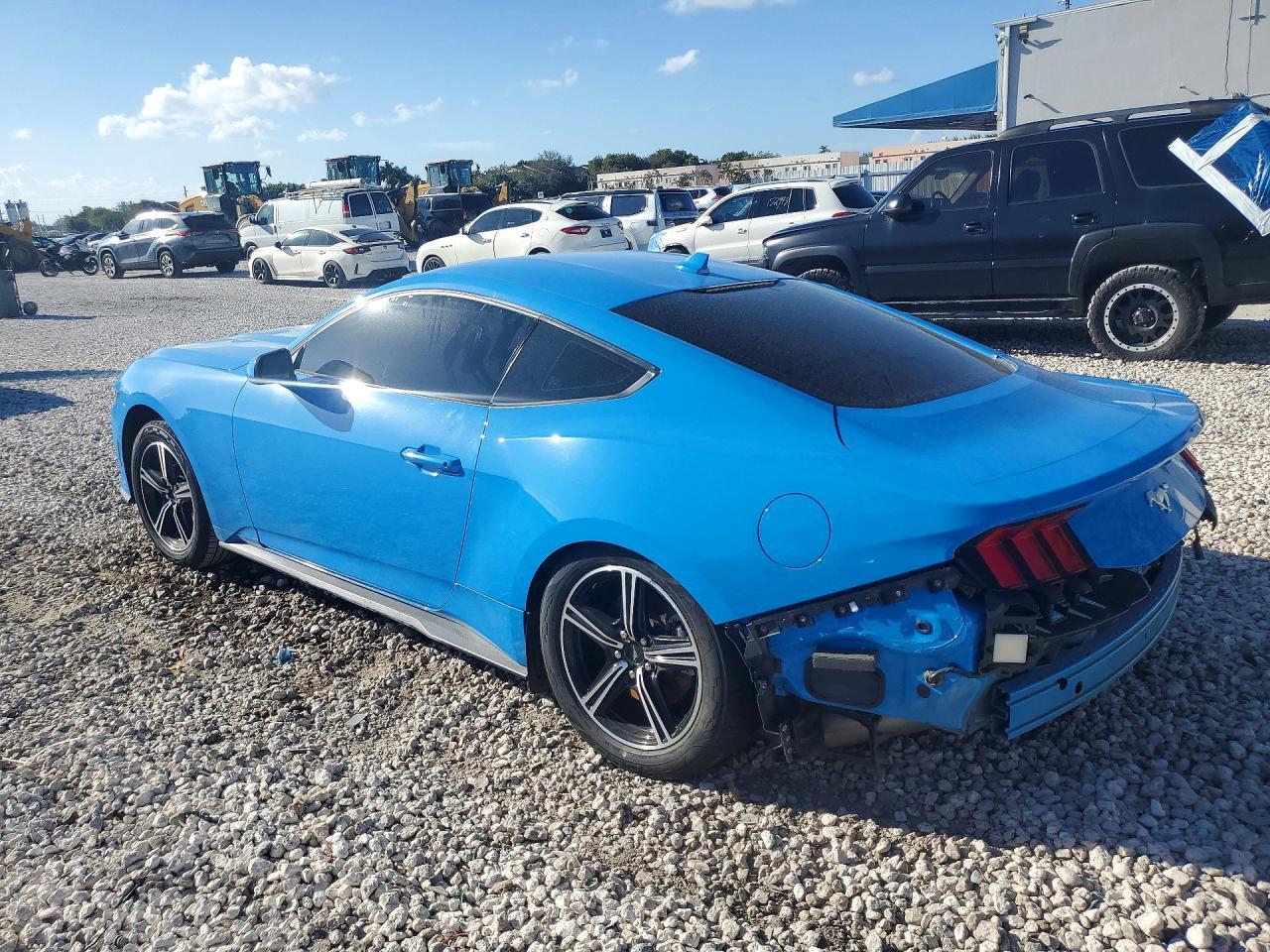 2025 Ford Mustang - zdjęcie 2