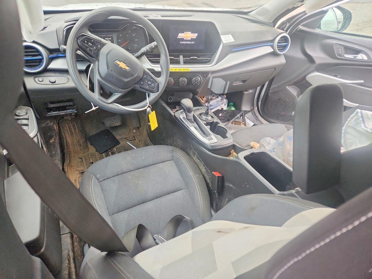 2025 Chevrolet Trax Ls - zdjęcie 8