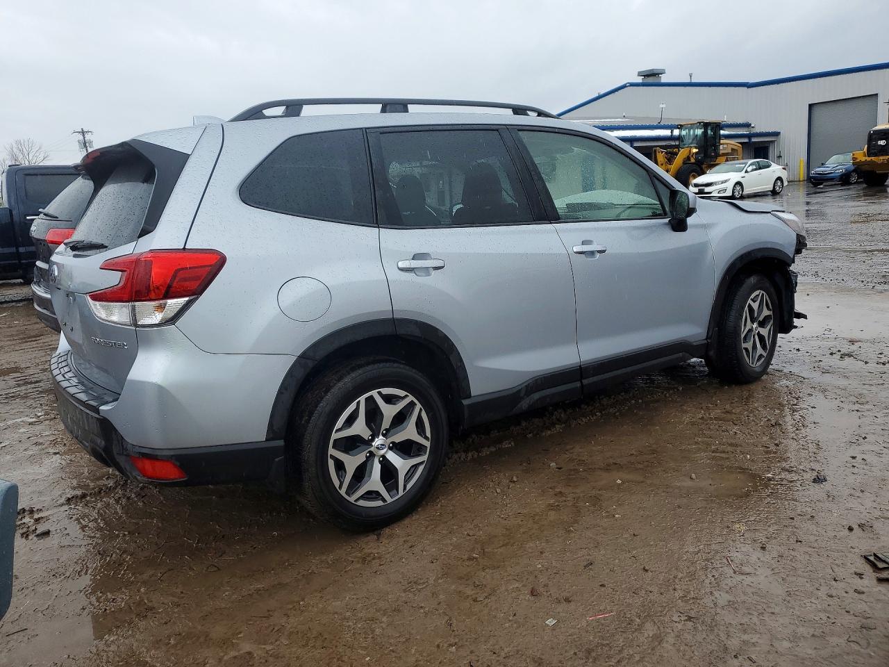 2023 Subaru Forester Premium - zdjęcie 3