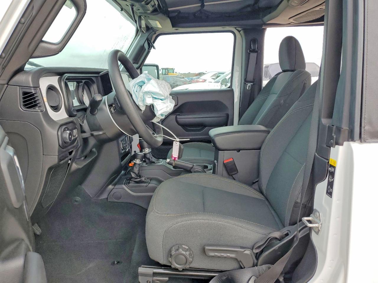 2025 Jeep Wrangler Sport - zdjęcie 7