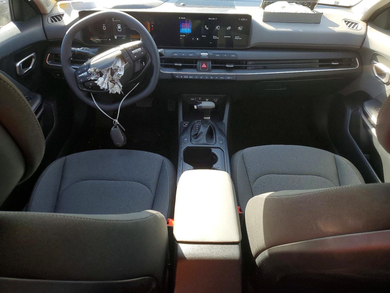 2025 Kia K4 Lxs - zdjęcie 8