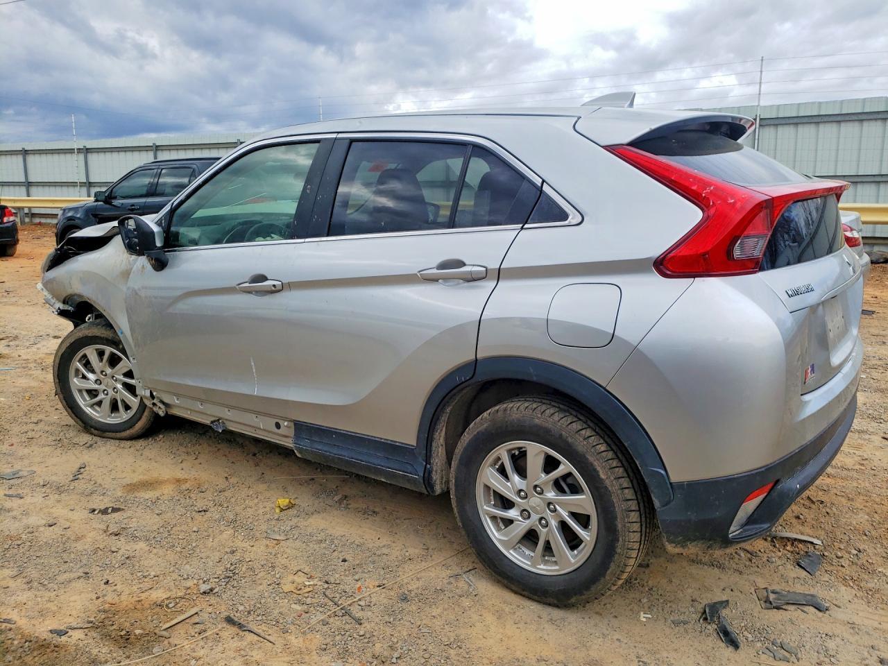 2019 Mitsubishi Eclipse Cross Es - zdjęcie 2