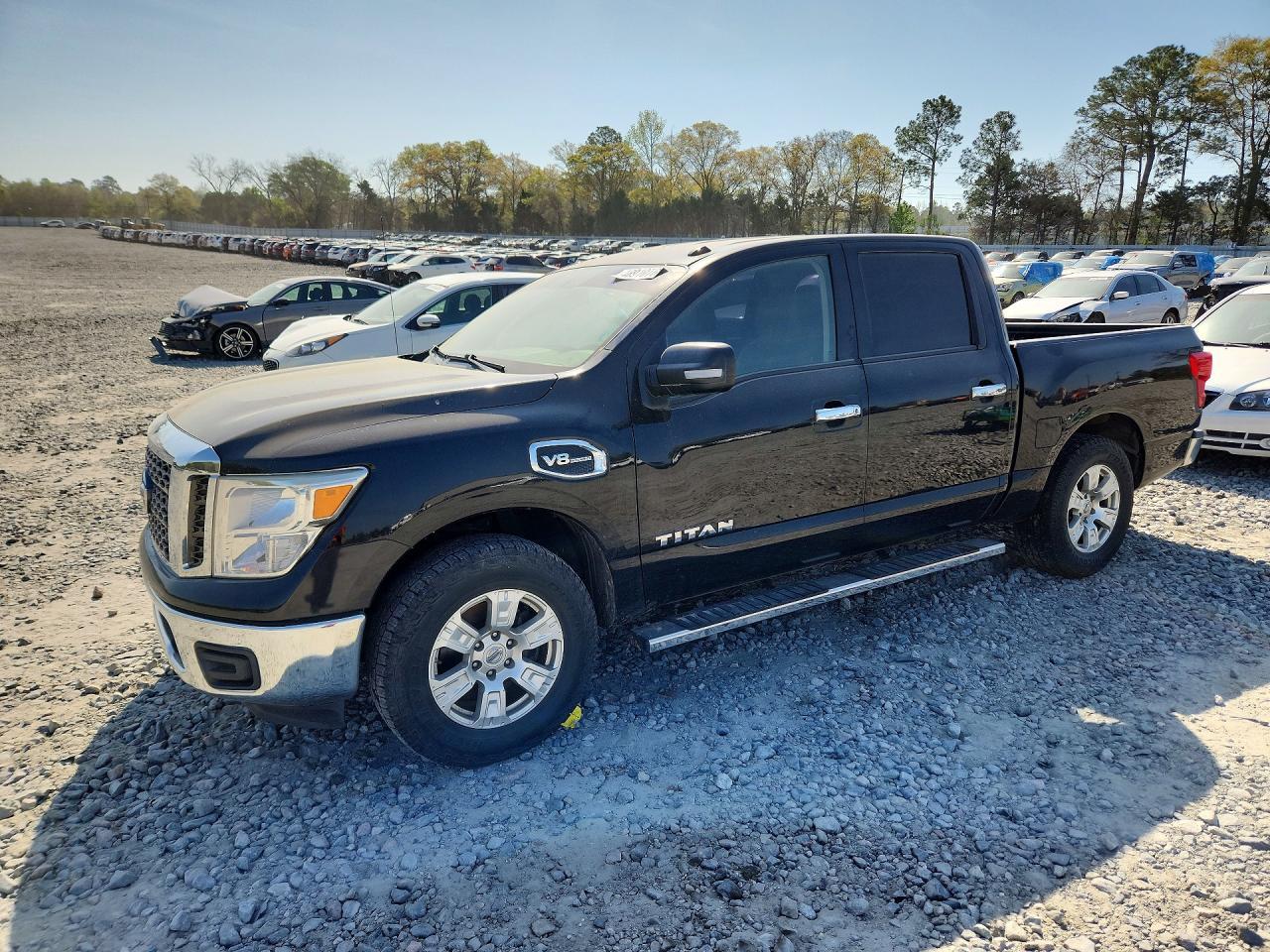 2017 Nissan Titan Sv - zdjęcie główne