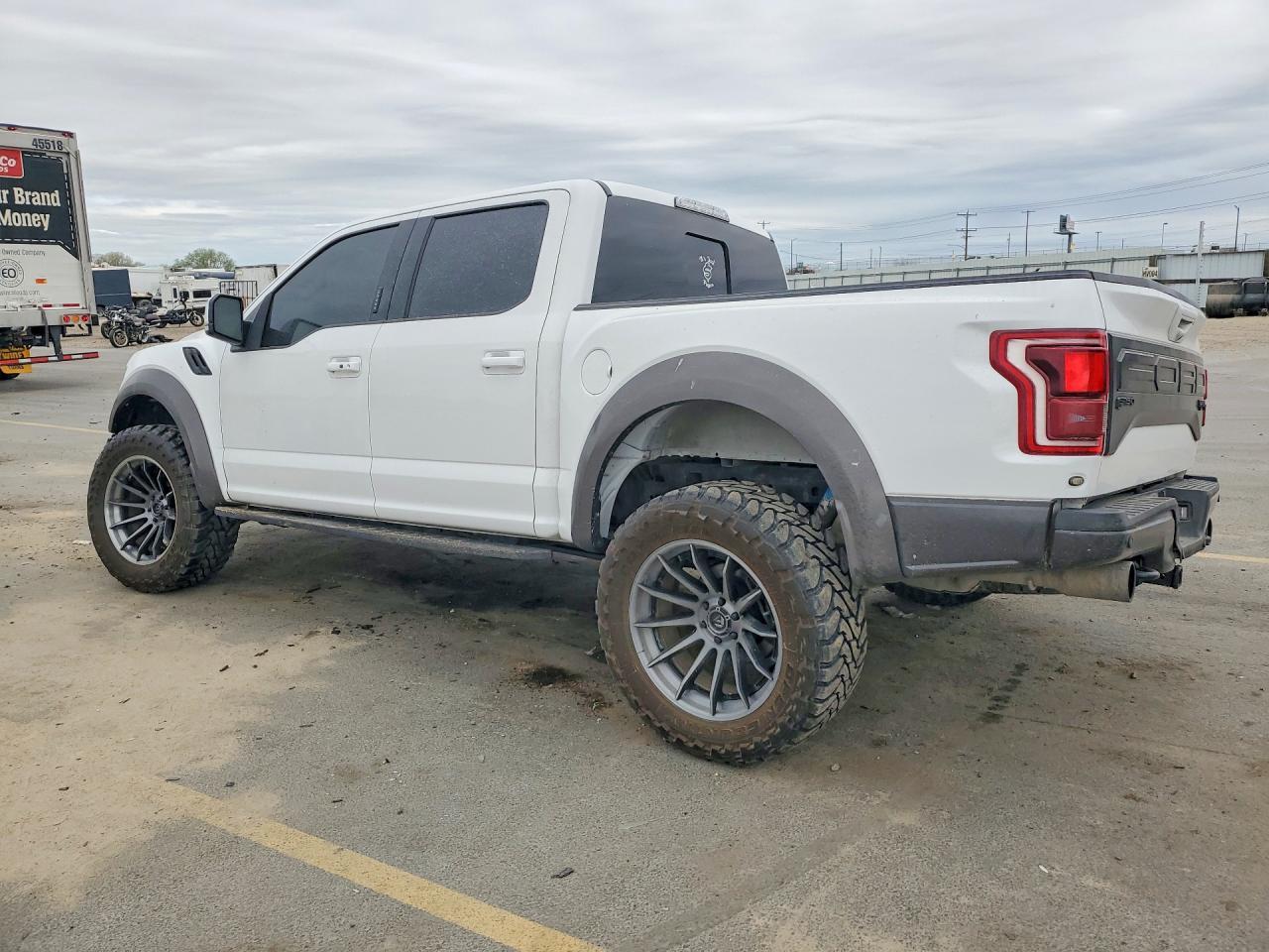 2018 Ford F150 Raptor - zdjęcie 2
