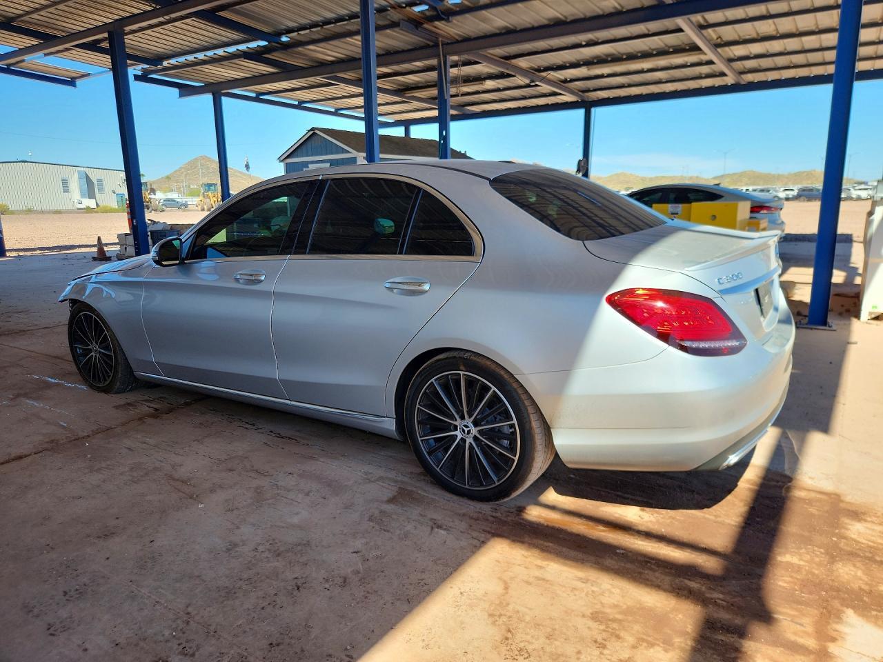 2020 Mercedes-Benz C 300 - zdjęcie 2