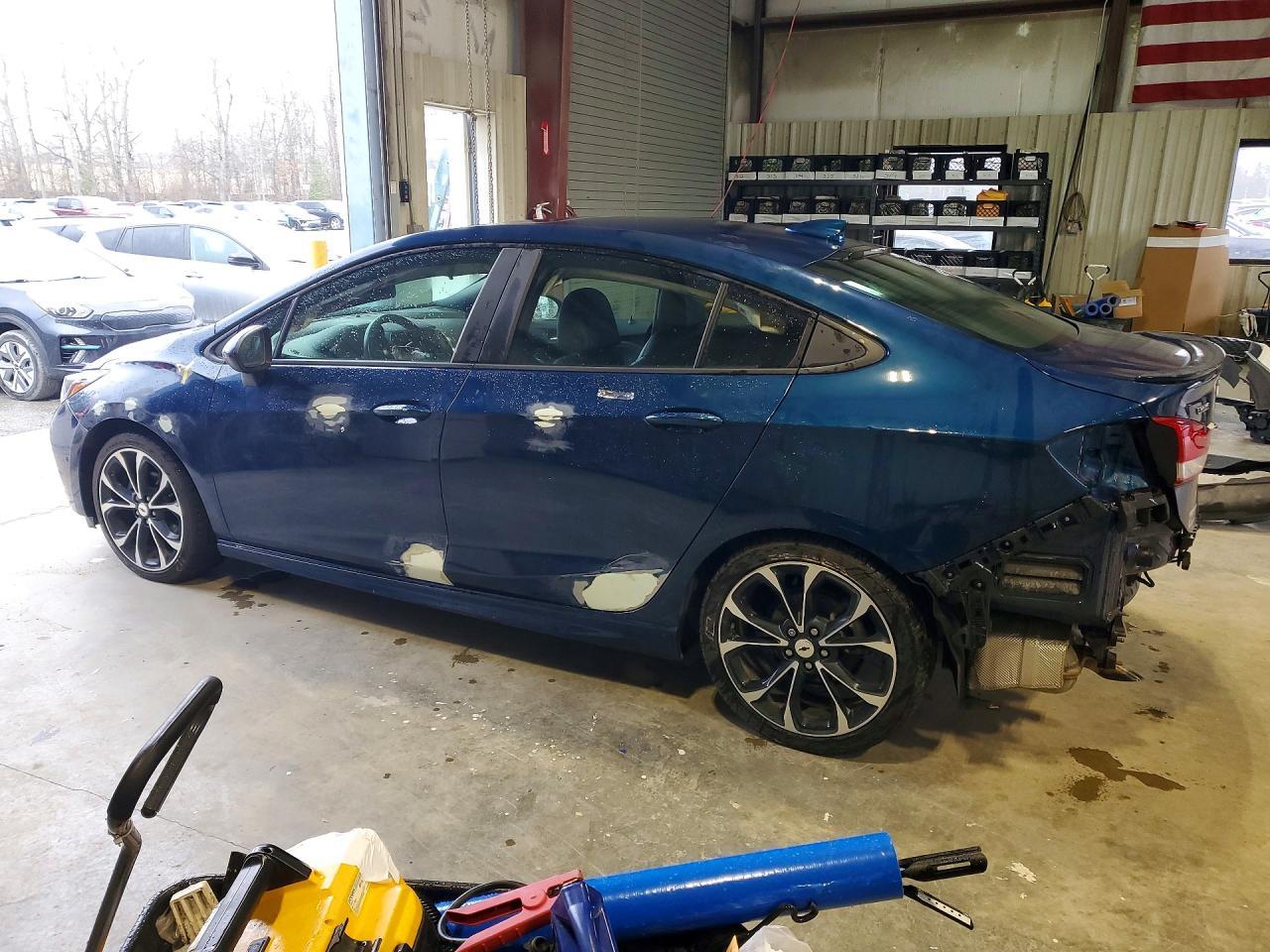 2019 Chevrolet Cruze Premier - zdjęcie 2