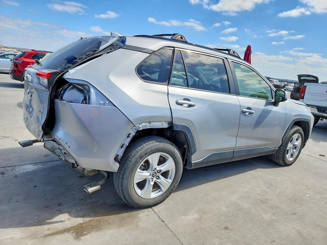 2019 Toyota Rav4 Xle - zdjęcie 3
