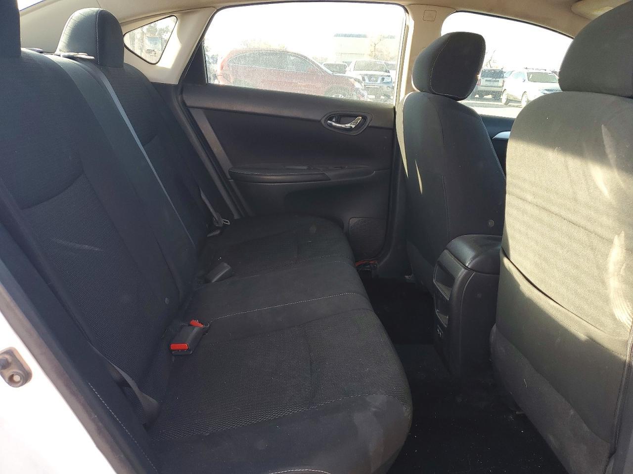 2019 Nissan Sentra S - zdjęcie 10