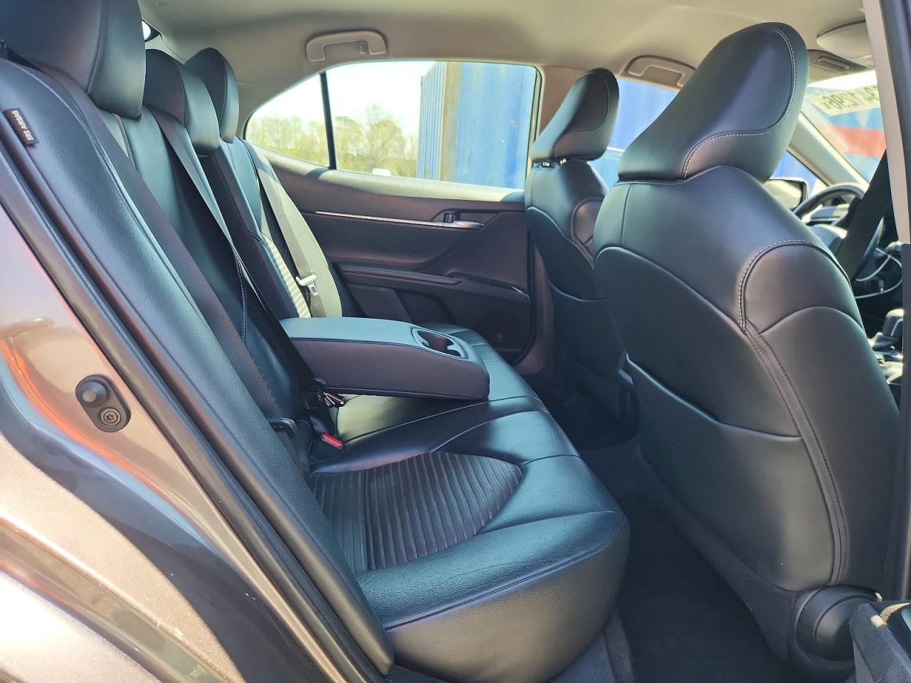 2020 Toyota Camry Se - zdjęcie 10