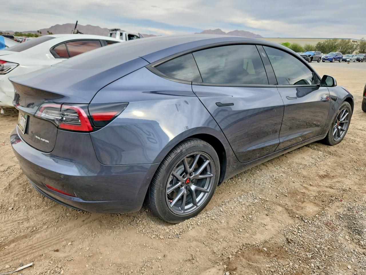 2022 Tesla Model 3 - zdjęcie 3