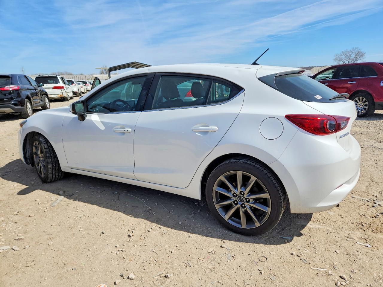 2018 Mazda 3 Touring - zdjęcie 2