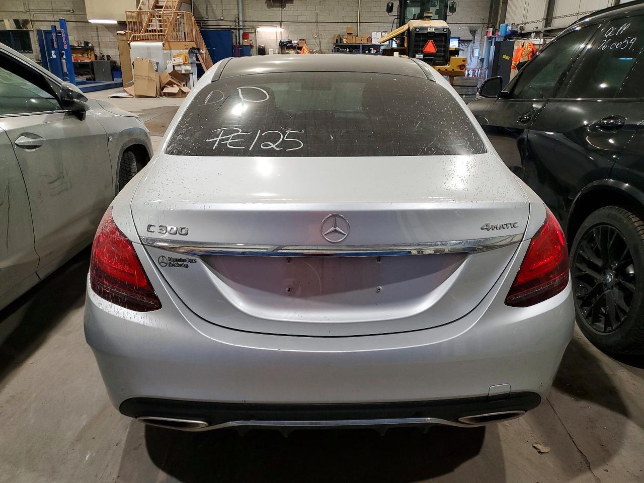 2021 Mercedes Benz C 300 4Matic - zdjęcie 6