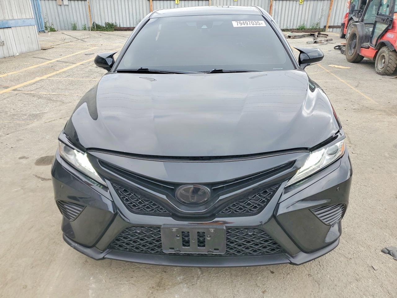 2018 Toyota Camry Xse - zdjęcie 5