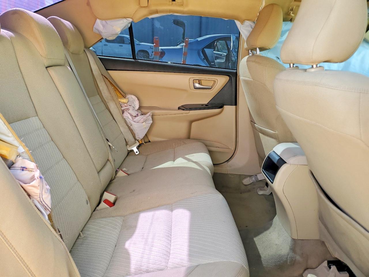 2015 Toyota Camry Le - zdjęcie 10