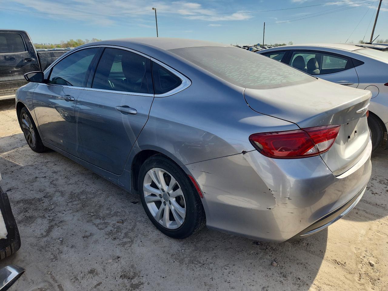2016 Chrysler 200 Limited - zdjęcie 2