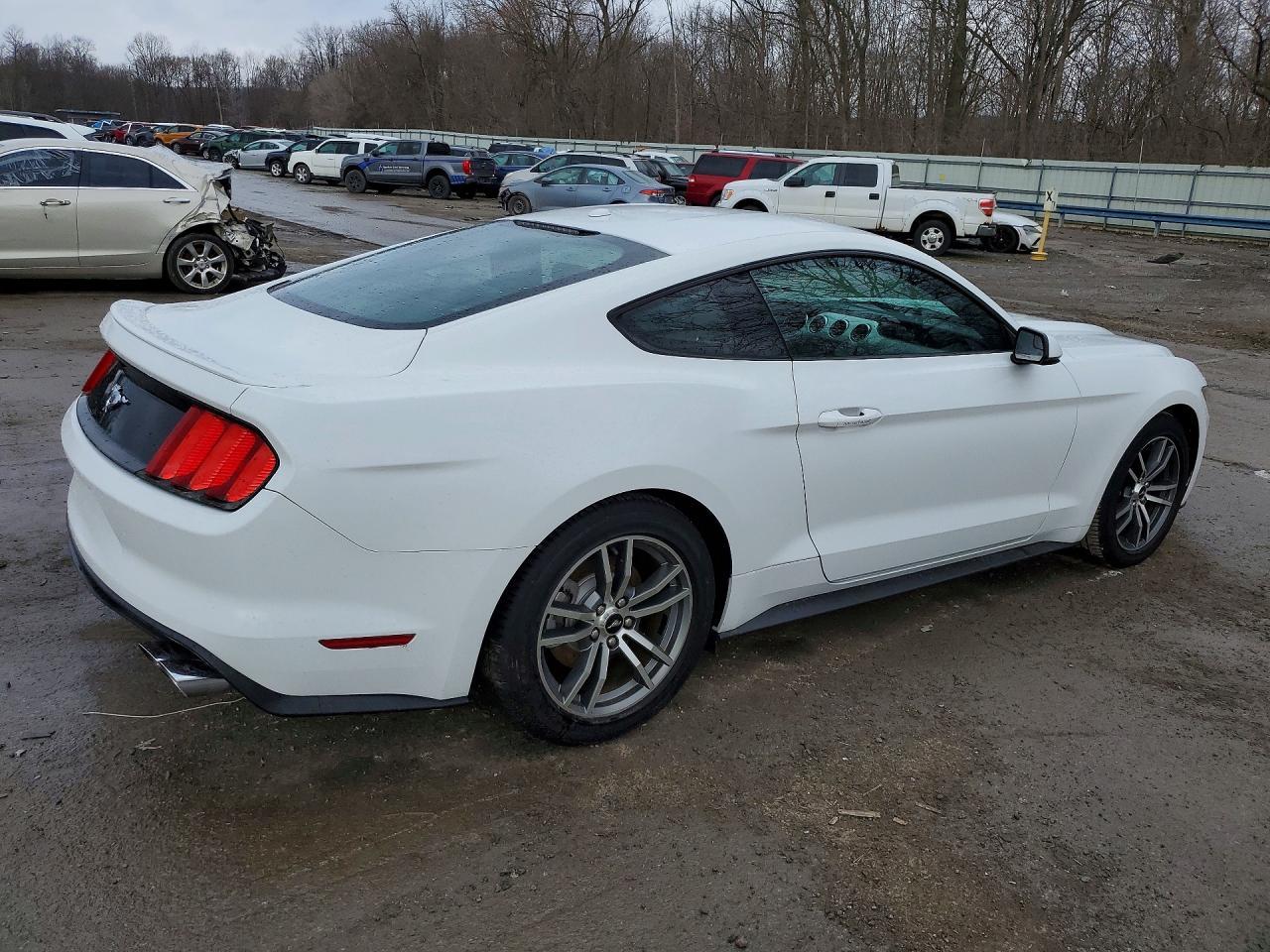 2016 Ford Mustang - zdjęcie 3
