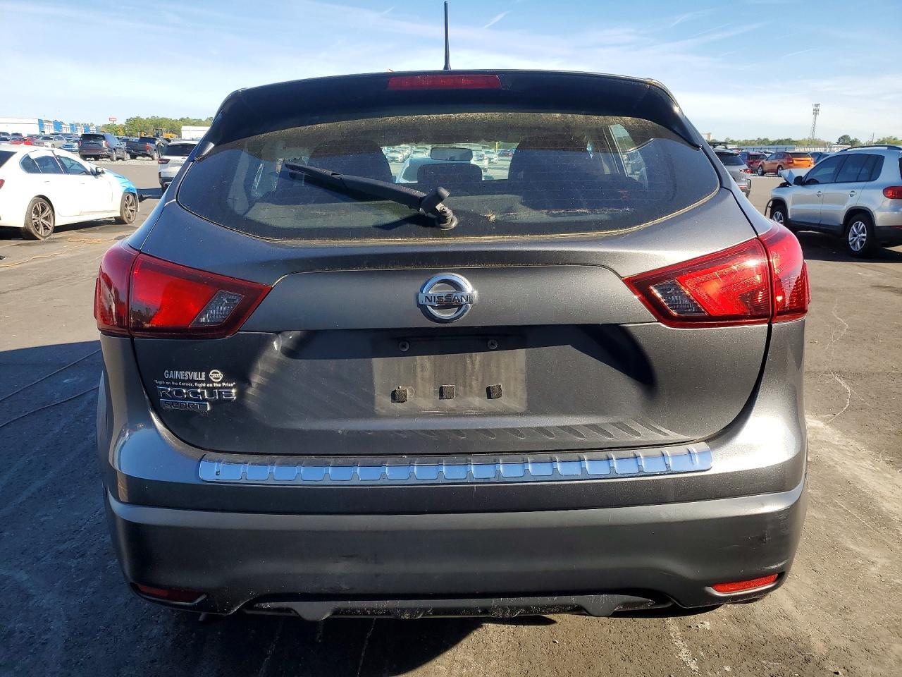 2017 Nissan Rogue Sport S - zdjęcie 6