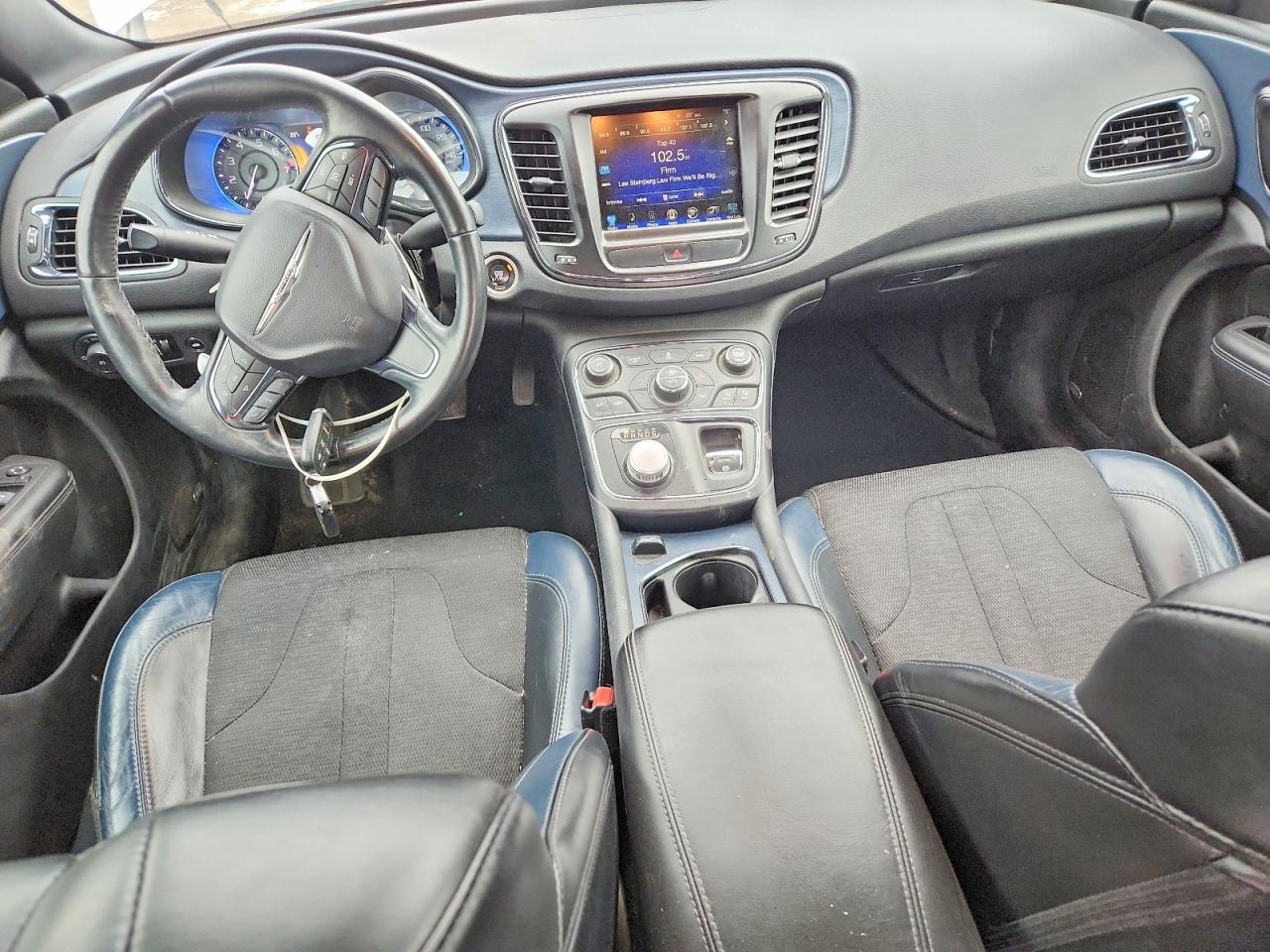 2016 Chrysler 200 S - zdjęcie 8