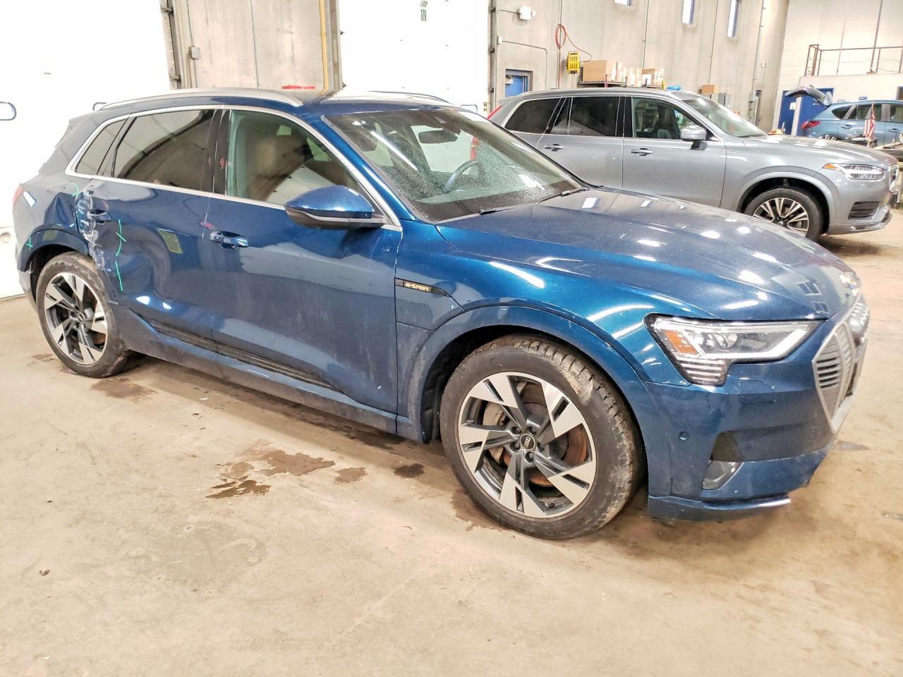 2022 Audi E-Tron Premium Plus - zdjęcie 4