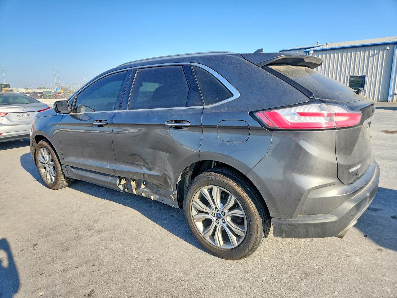 2019 Ford Edge Titanium - zdjęcie 2