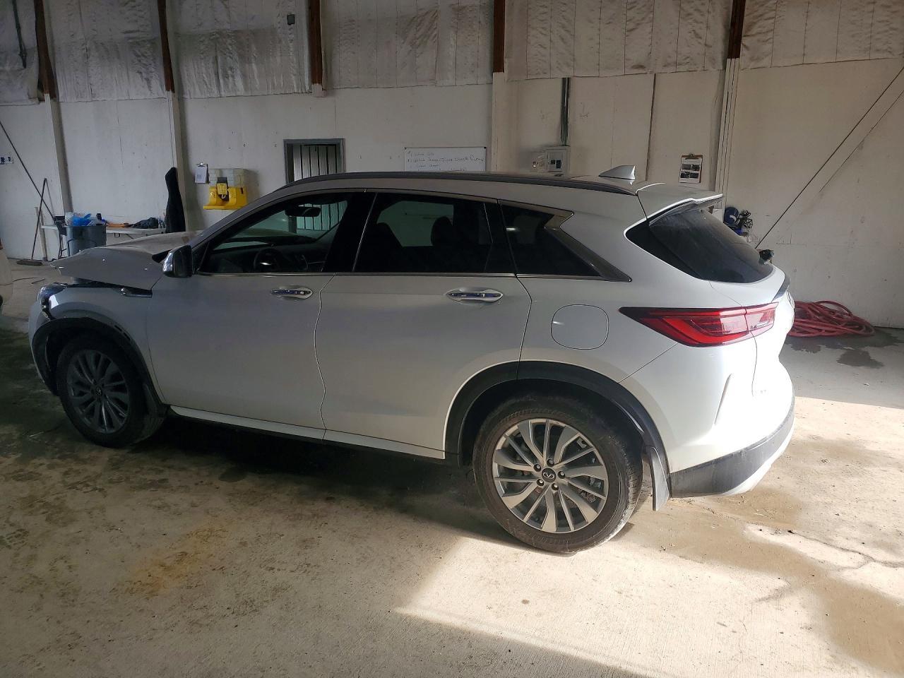 2024 Infiniti Qx50 Luxe - zdjęcie 2