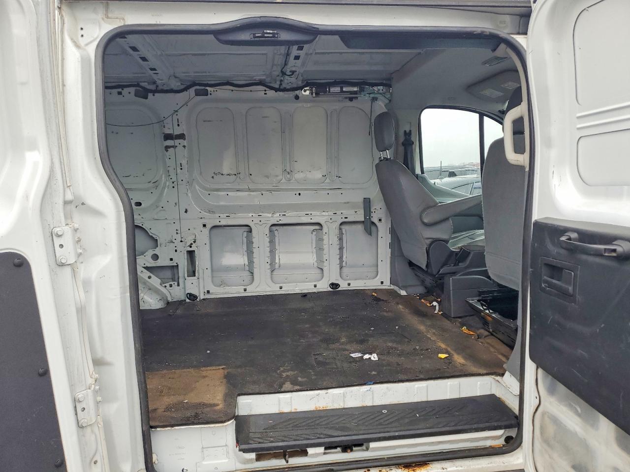 2017 Ford Transit T-250 - zdjęcie 10
