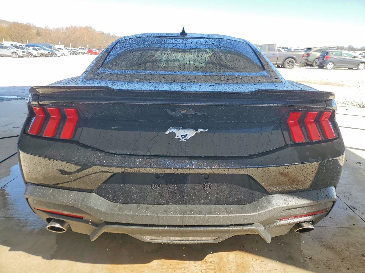 2024 Ford Mustang - zdjęcie 6