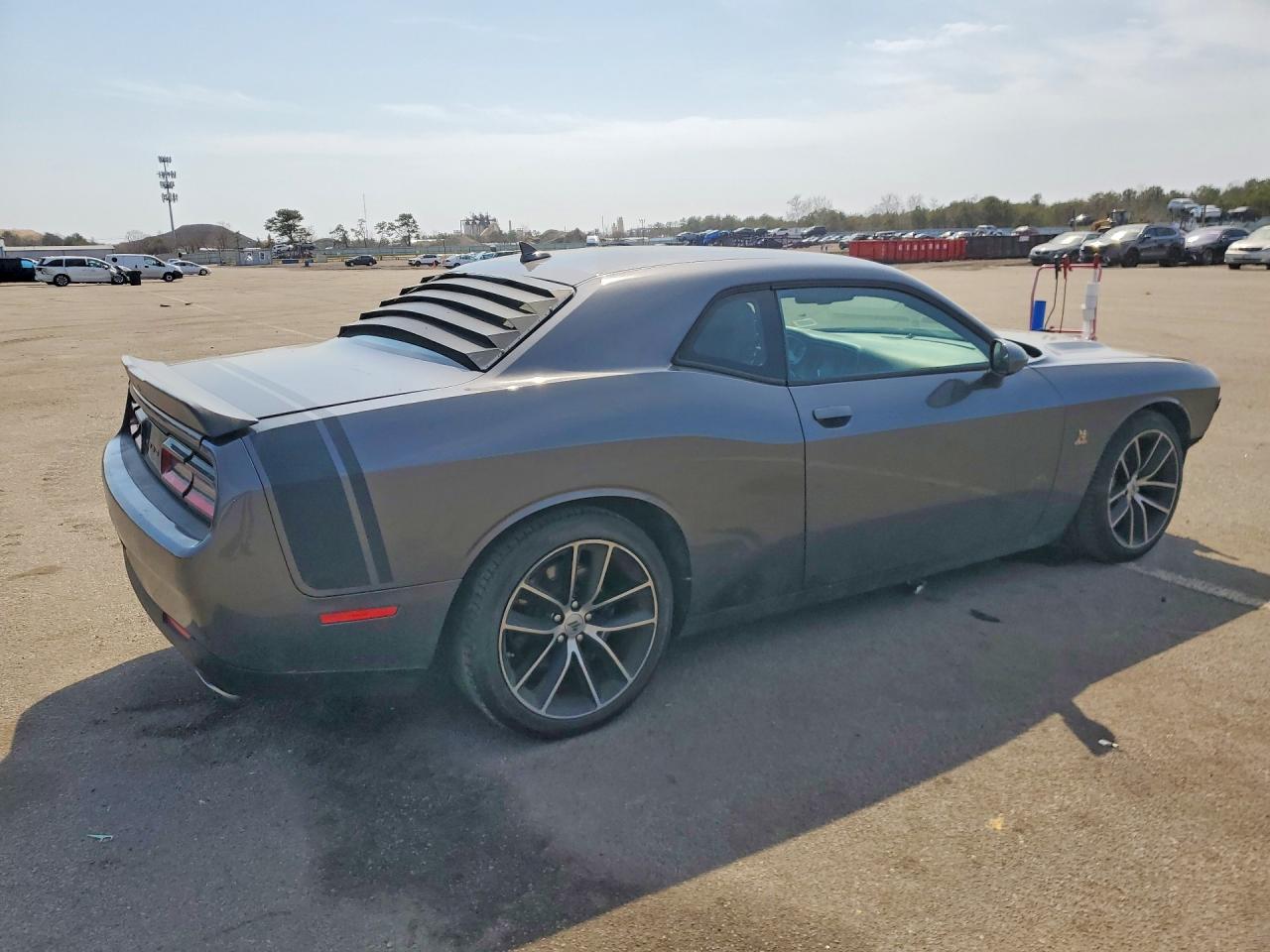 Dodge Challenger - zdjęcie 3