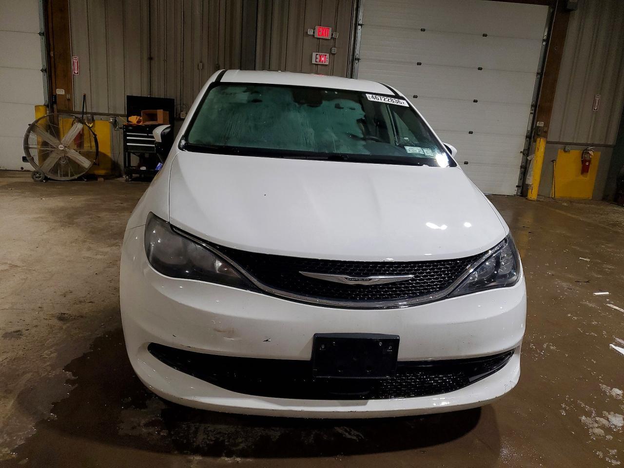 2021 Chrysler Voyager Lx - zdjęcie 5