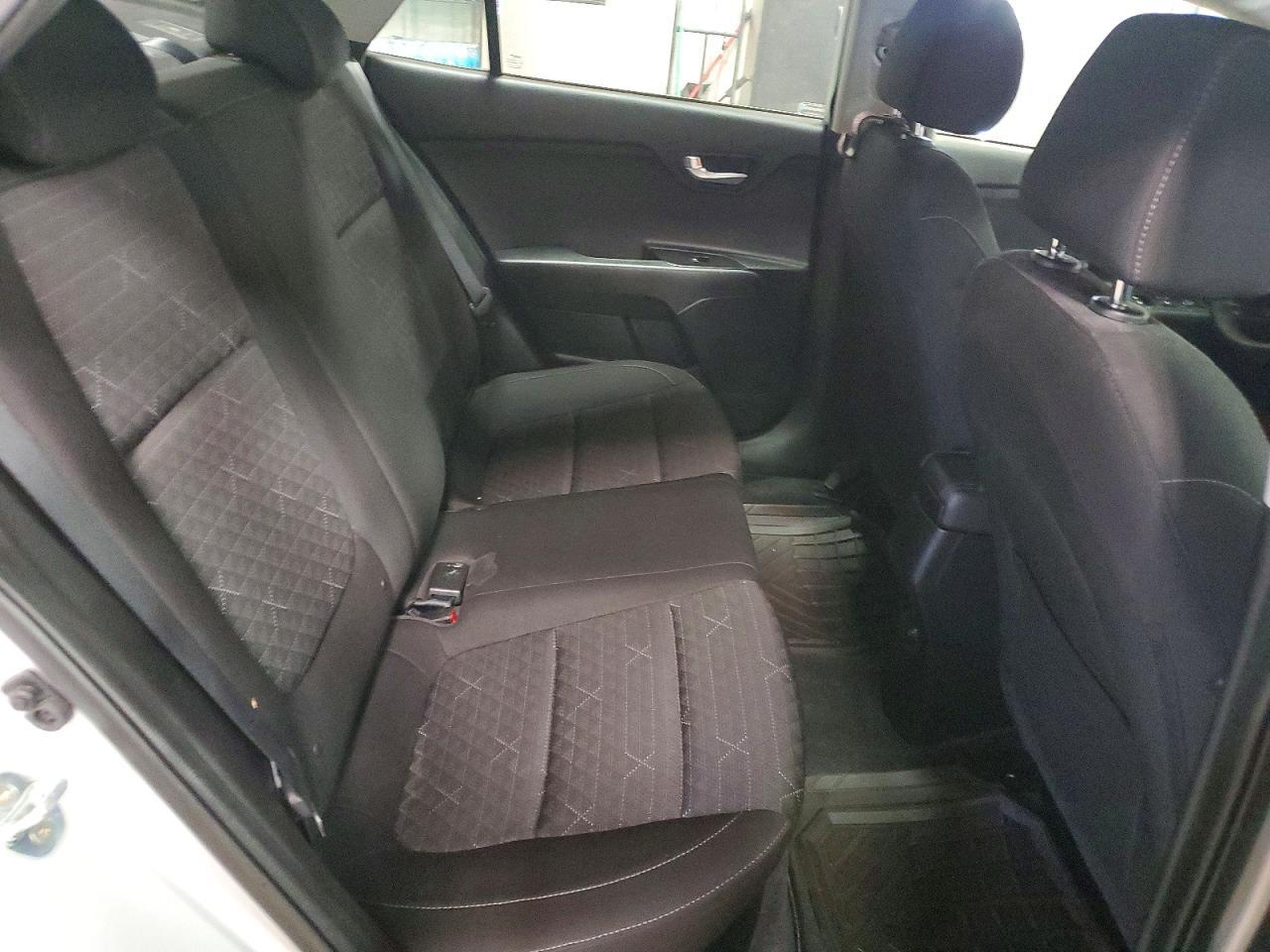 2023 Kia Rio S - zdjęcie 10