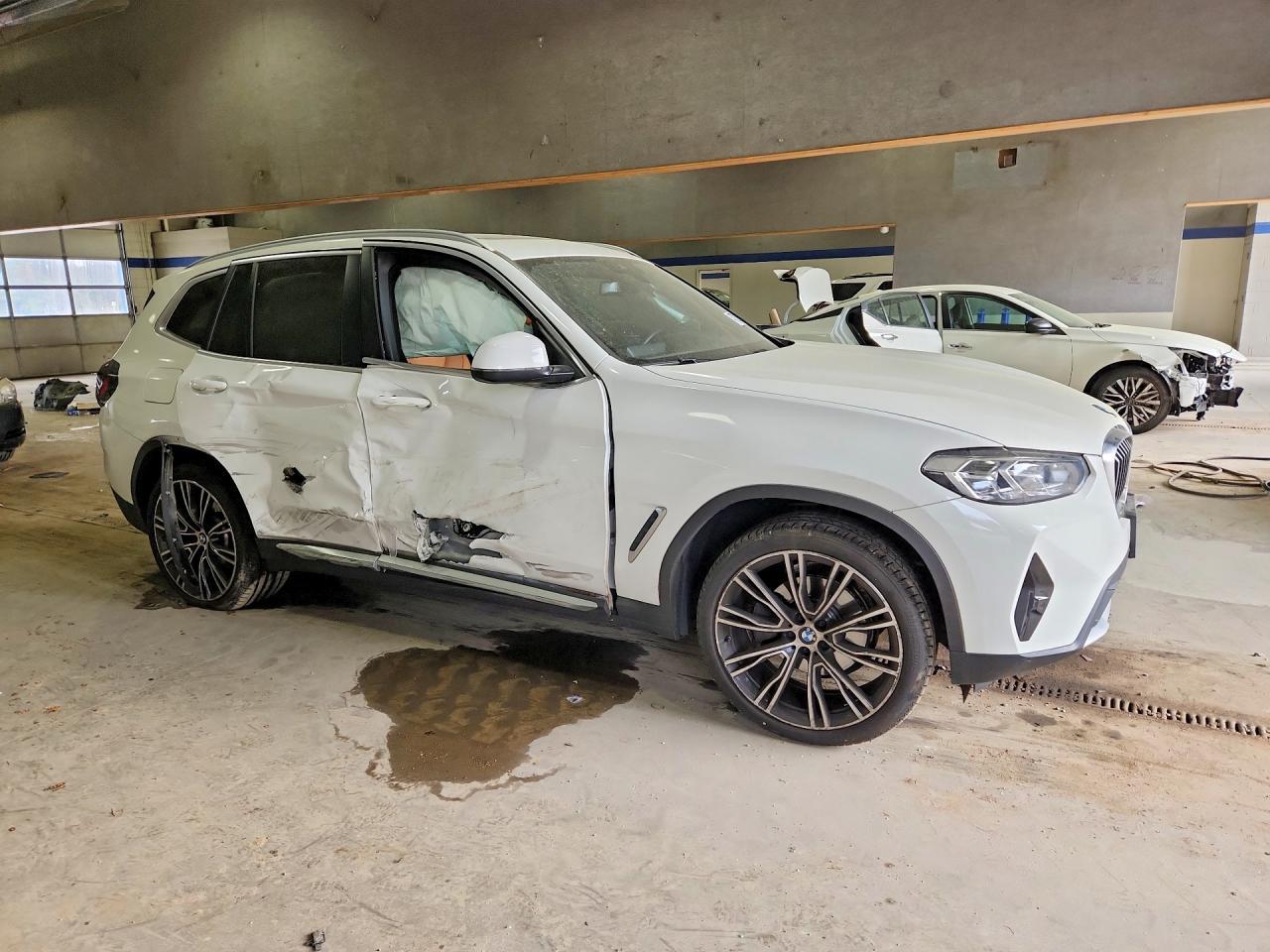 2023 BMW X3 xDrive30I - zdjęcie 4