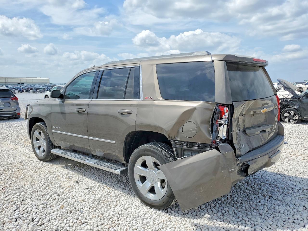 2015 Chevrolet Tahoe K1500 Lt - zdjęcie 2