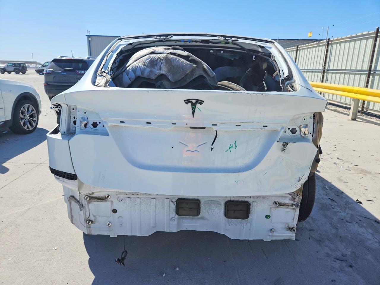 2022 Tesla Model X - zdjęcie 6