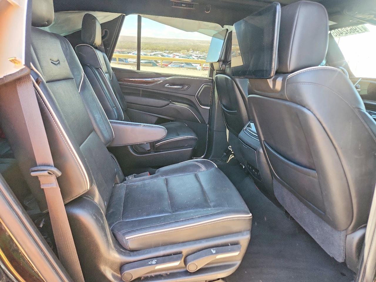 2021 Cadillac Escalade Premium Luxury - zdjęcie 10