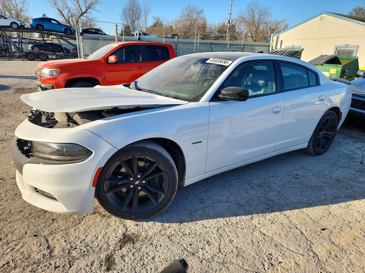 2017 Dodge Charger R - zdjęcie główne