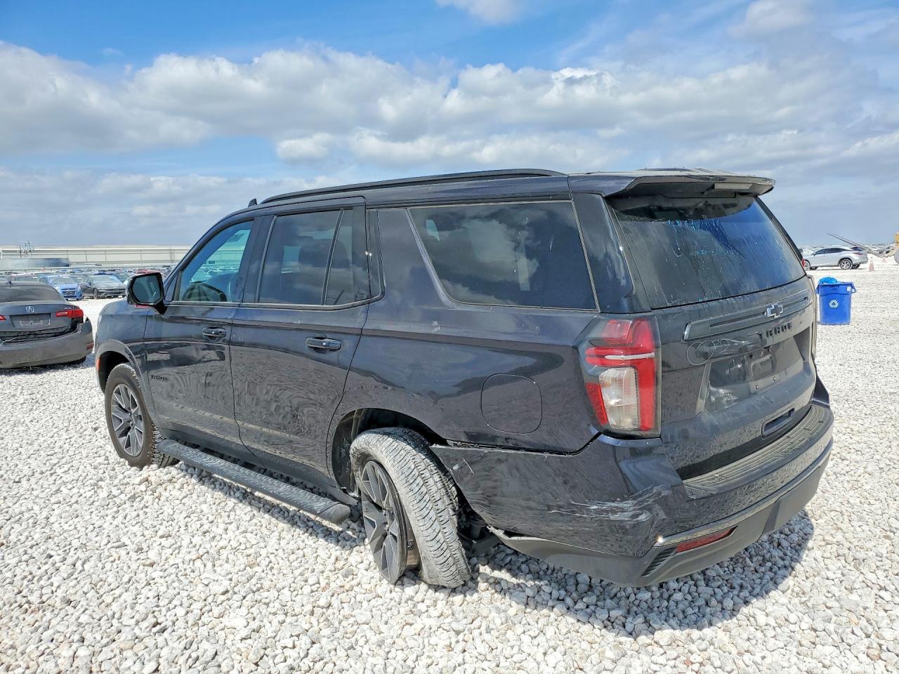2022 Chevrolet Tahoe K1500 Z71 - zdjęcie 2