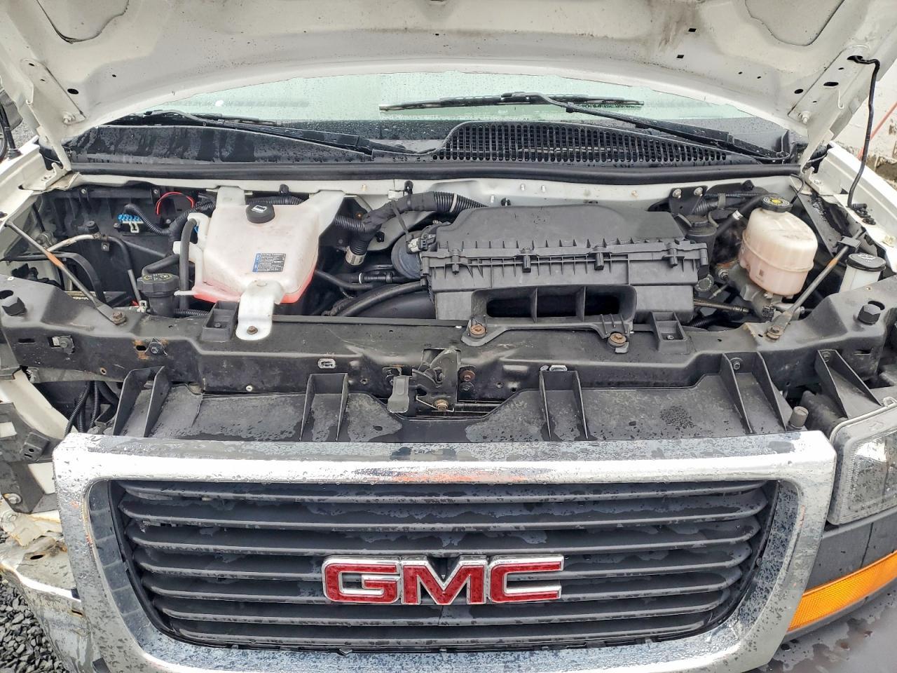 2023 GMC Savana G2500 - zdjęcie 12