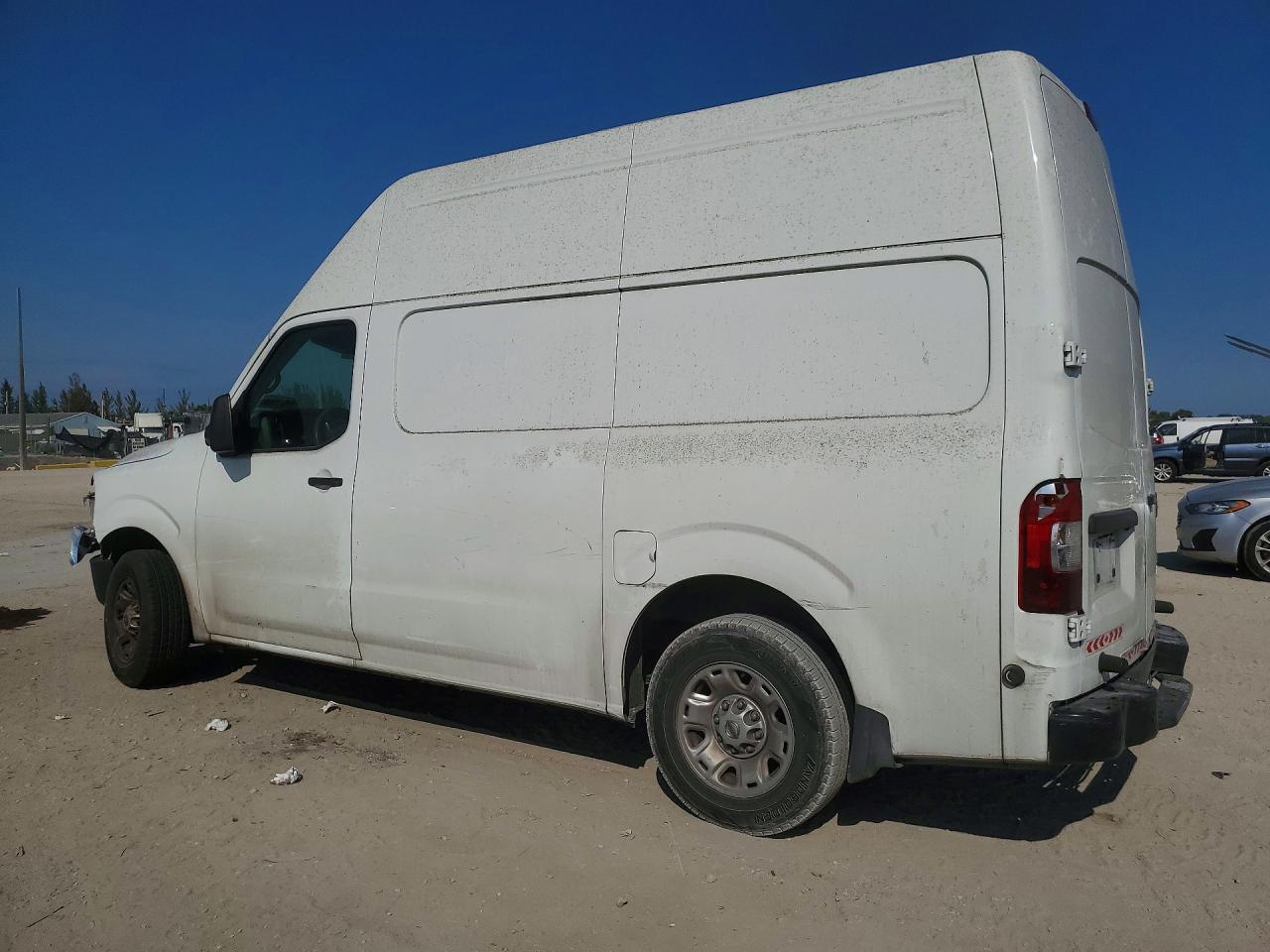 2018 Nissan Nv 2500 Hd Sv - zdjęcie 2