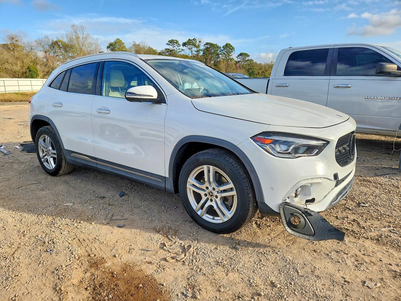 2023 Mercedes-Benz Gla 250 - zdjęcie 4