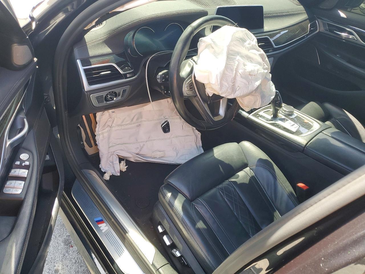 2019 BMW 750 I - zdjęcie 8