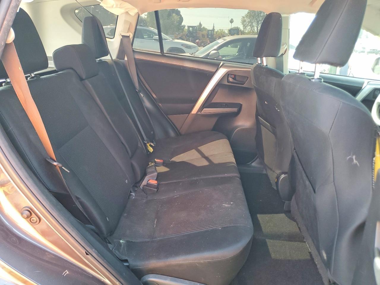 2017 Toyota Rav4 Le - zdjęcie 11