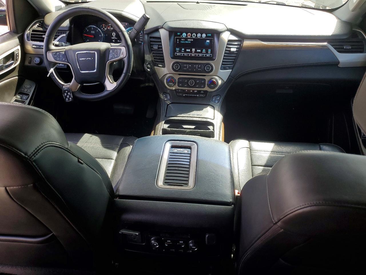 2018 GMC Yukon Xl Denali - zdjęcie 8