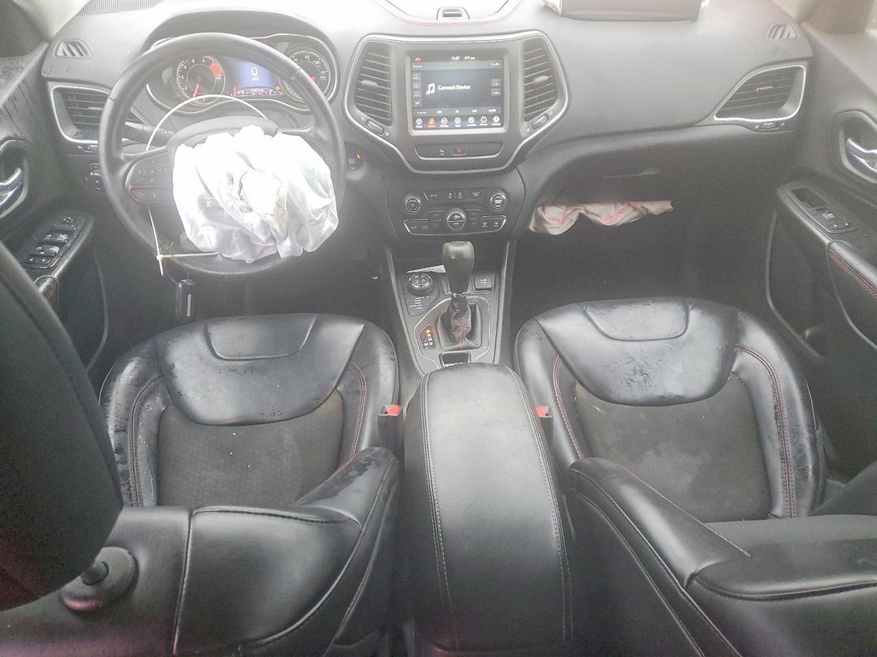 2019 Jeep Cherokee Trailhawk - zdjęcie 8