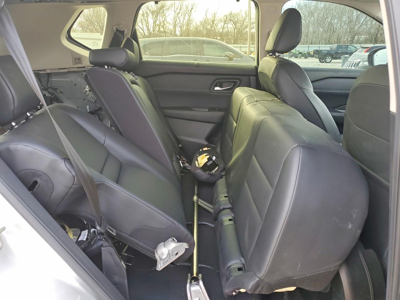 2024 Nissan Rogue Sv - zdjęcie 11