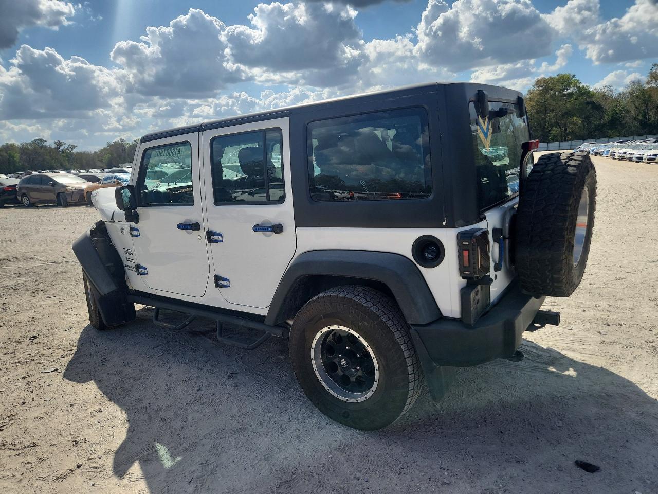 2014 Jeep Wrangler Unlimited Sport - zdjęcie 2