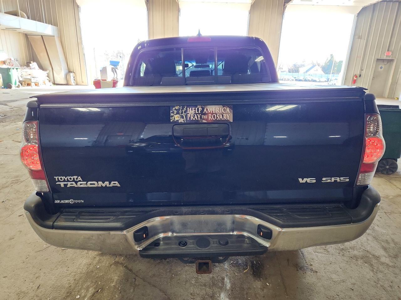 2015 Toyota Tacoma V6 - zdjęcie 6