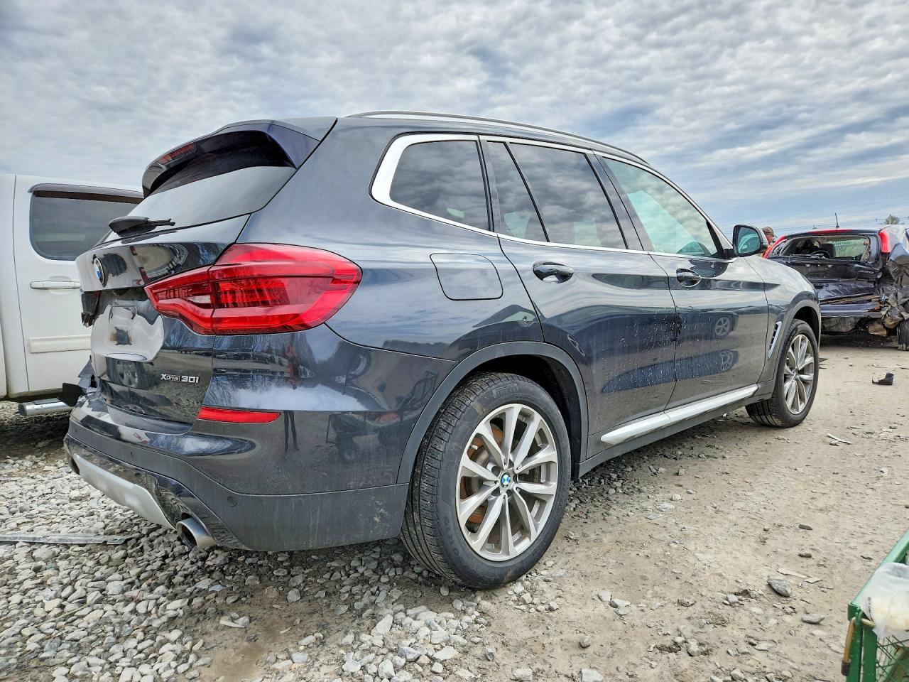 2019 BMW X3 xDrive30I - zdjęcie 3