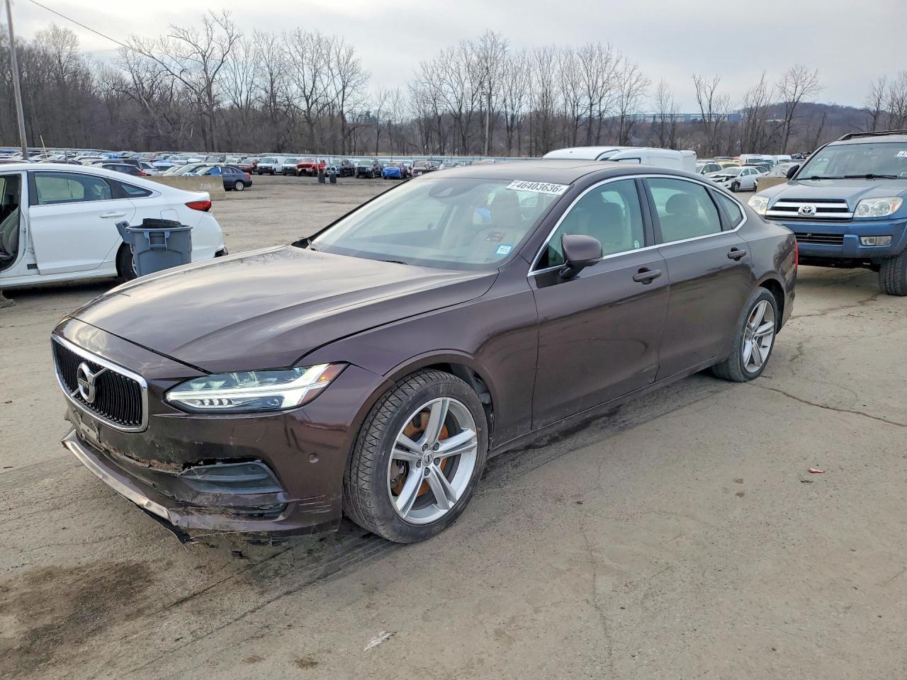 2018 Volvo S90 T5 Momentum - zdjęcie główne